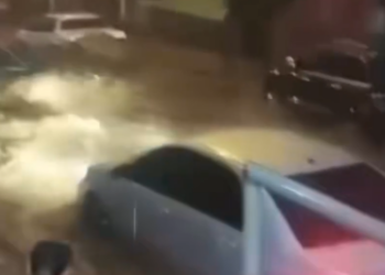 IMPACTANTES VIDEOS: Caracas se desborda por las fuertes lluvias