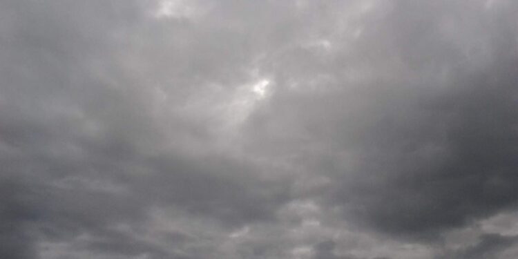 Inameh prevé nubosidad acompañada de lluvia en gran parte del país este lunes