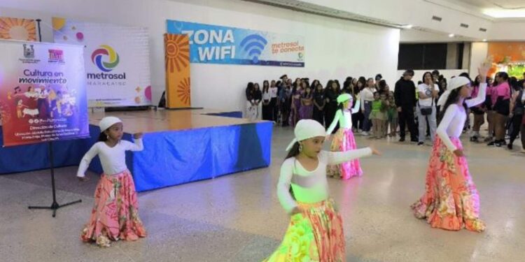 ‎Más de 140 bailarines ofrecieron la muestra dancística «La Danza Nos Une»