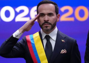 Juez ordena a De la Espriella ofrecer disculpas tras violar la neutralidad religiosa durante su acto de posesión
