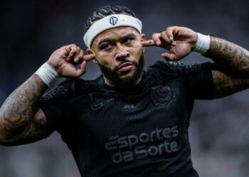 Depay se queda en el Corinthians tras un giro en las negociaciones
