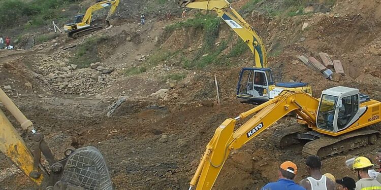 Derrumbe en mina de Colombia deja al menos 13 muertos y siete heridos