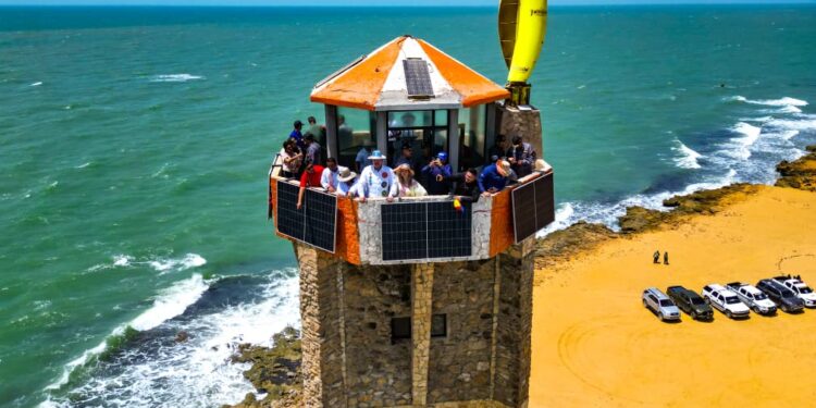 Gobernador Caldera junto a la FANB reinaugura Faro Estratégico «Punta Perret» en Castilletes