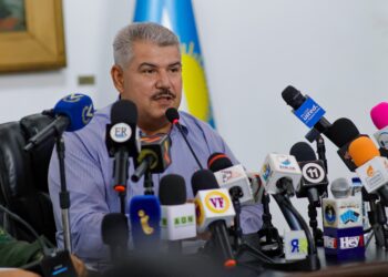 Gobernador Luis Caldera: Ni estructuras ni sistema de servicios del Zulia sufrieron daños por el sismo; se mantienen en monitoreo
