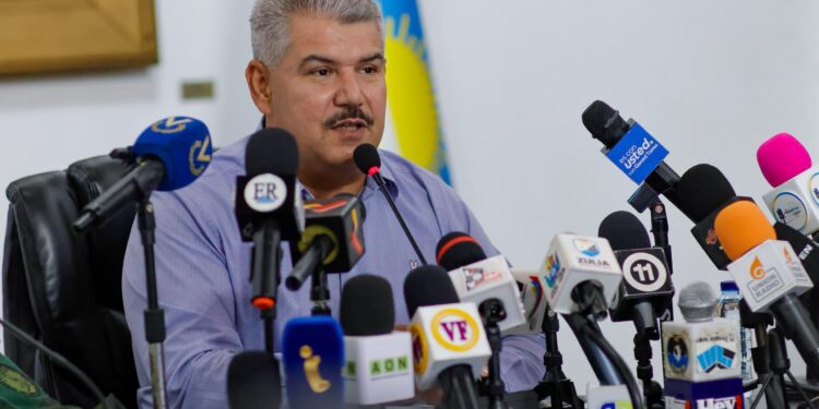 Gobernador Luis Caldera: Ni estructuras ni sistema de servicios del Zulia sufrieron daños por el sismo; se mantienen en monitoreo