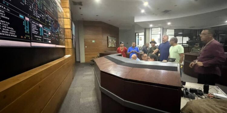 Inicia reconexión del servicio en varios sectores del Zulia bajo monitoreo de Corpoelec y la Gobernación