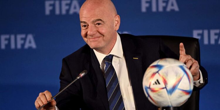 Infantino se queda sin el apoyo de la Federación italiana para su reelección