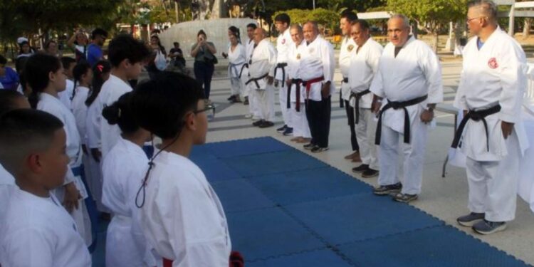 Maracaibo vibra con el primer ‘Tope Municipal de Karate Do’ en el Parque Urdaneta
