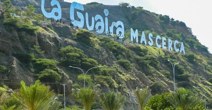 Presidenta Rodríguez otorga financiamiento a emprendedores de La Guaira afectados por sismos