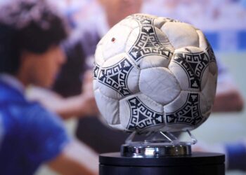 Subastan el balón de la «Mano de Dios» por más de tres millones dólares