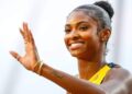 Masai Russell destroza el récord mundial de los 100 metros tras llegar a la meta en 12.09 segundos