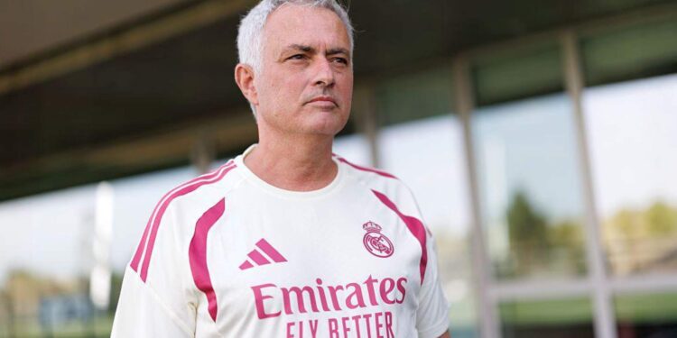 Mourinho deja de lado la disputa entre Valverde y Tchouméni antes del debut liguero
