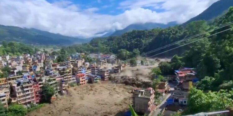 Tragedia en Nepal: la cifra de muertos llega a 289 por la riada masiva
