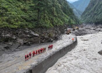 Miedo a una segunda riada en Nepal acelera las evacuaciones