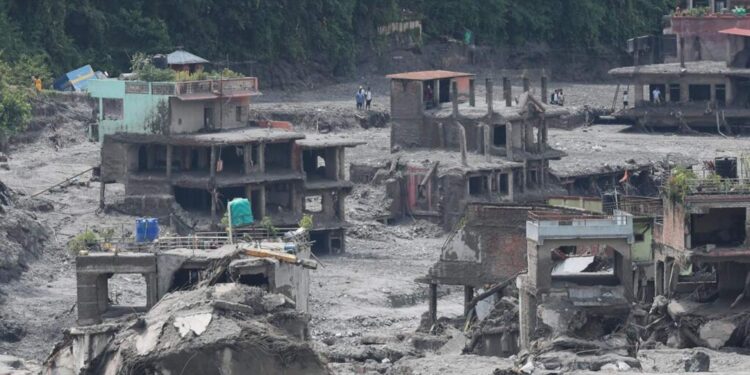 Naturaleza implacable: la violenta riada en Nepal deja ya 903 muertos y 4.247 desaparecidos