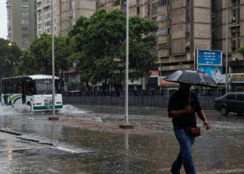 Paso de la onda tropical Nro. 37 provocará lluvias y descargas eléctricas en regiones del país
