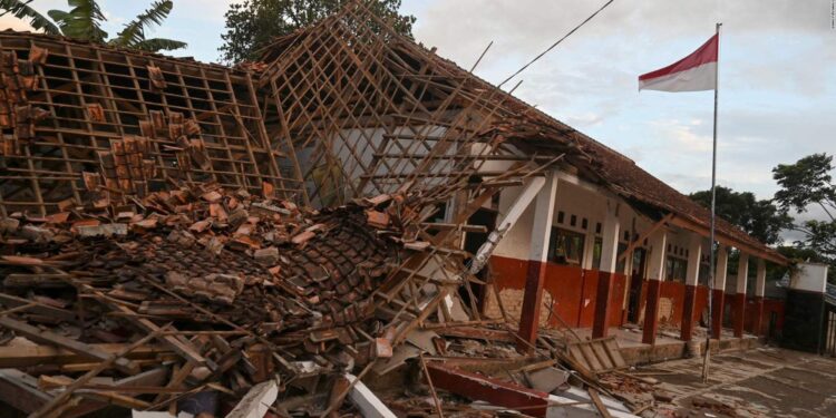 El número de muertos en Indonesia asciende a 83 tras el terremoto