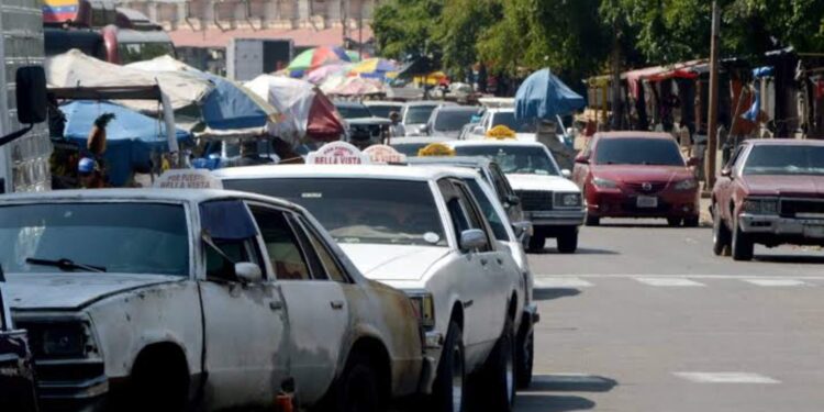 Fijan tarifa mínima del pasaje urbano en 200 bolívares a partir del 1 de septiembre