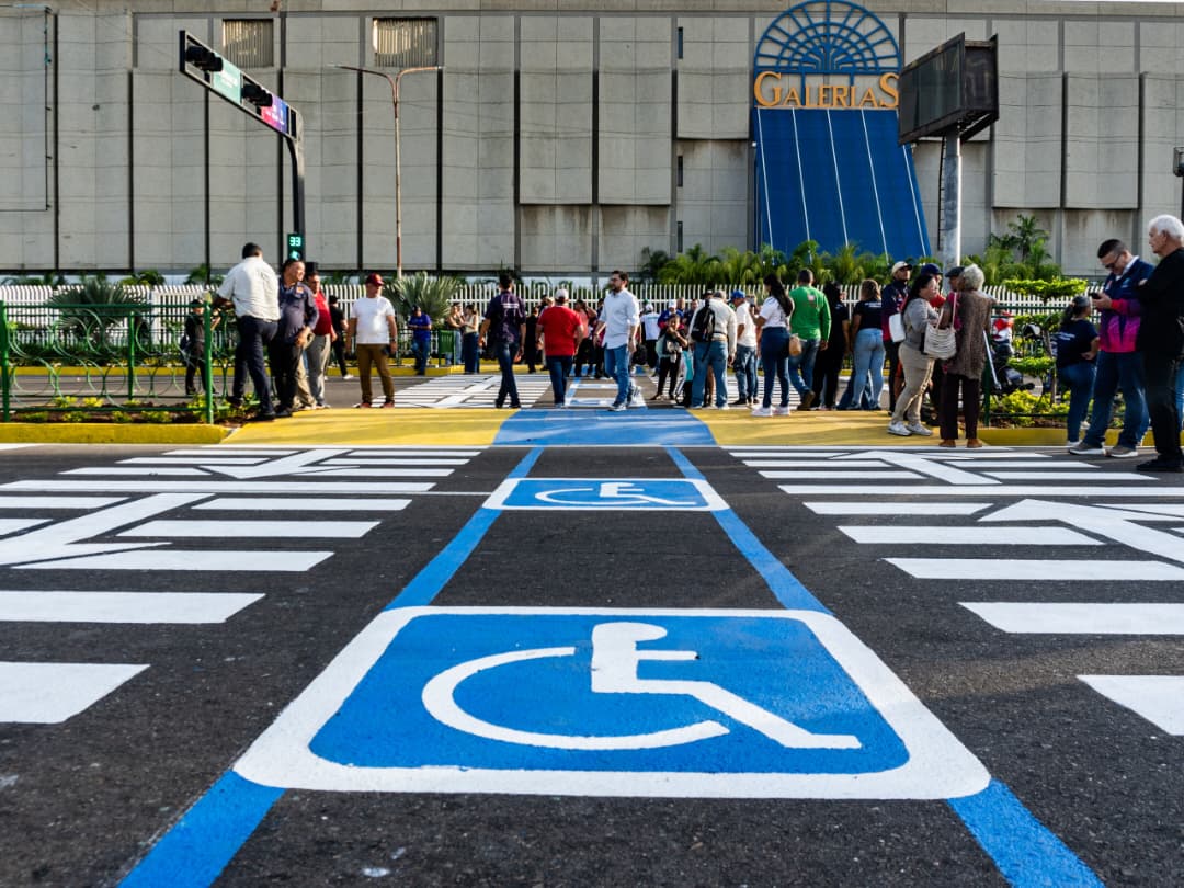 Paso peatonal frente al Centro Comercial Galerías reforzará la seguridad  vial en Maracaibo - Agencia Occidental de Noticias