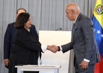 ÚLTIMA HORA | Culminó primer ciclo de Mesa de Diálogo Nacional entre el Gobierno y AN 2015: Estos fueron cada uno de los puntos acordados
