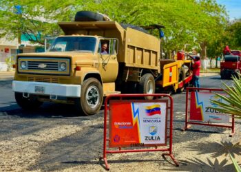 Fotos: Gobernación del Zulia despliega más de 3.500 toneladas de asfalto en Ciudadela Faría