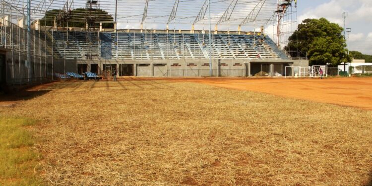 ‎Tipo Bermuda, ‎El estadio Alejandro Borges empieza a vestirse de verde con la siembra de su nueva grama