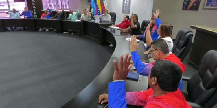 Aprueban créditos por excedentes de recaudación del Presupuesto Ordinario y SEDEMAT