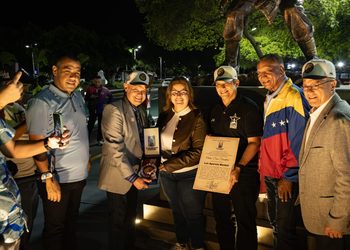 ¡Leyenda inmortalizada! Inauguran en Maracaibo el primer monumento a Luis Aparicio en Venezuela