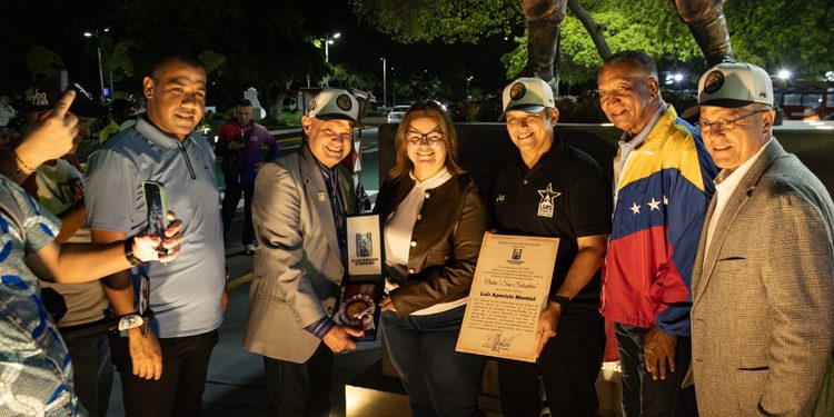 ¡Leyenda inmortalizada! Inauguran en Maracaibo el primer monumento a Luis Aparicio en Venezuela
