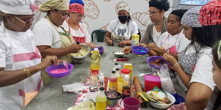 Más de 400 personas capacitará el IMCEC en áreas de gastronomía, manualidades y estética