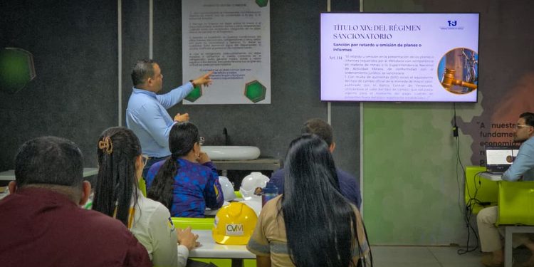 Trabajadores de Minerven y la CVM se capacitan en Responsabilidad Penal y Manejo del Patrimonio Público