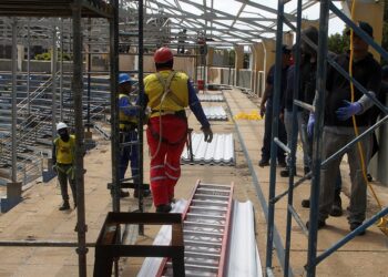 Tribunas del estadio Alejandro Borges estrenan techado de alta tecnología