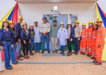 Héctor Silva inaugura Laboratorio Industrial y realiza entrega de maquinarias en Minerven