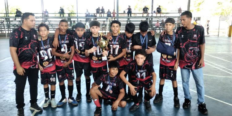 Liga Maracaibo Oeste coronó a sus campeones en una gran fiesta del fútbol de salón