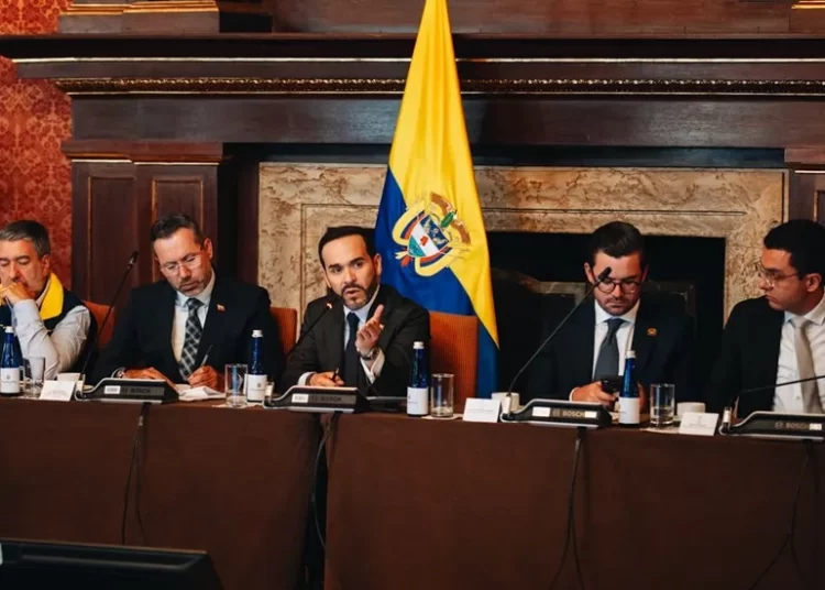 De la Espriella decreta el estado de emergencia económica, social y ecológica en Colombia por el terremoto