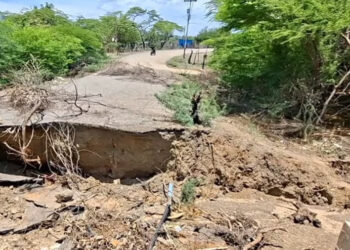 Más de 23 deslizamientos de tierra obstruyen las vías que conectan Lara con Falcón