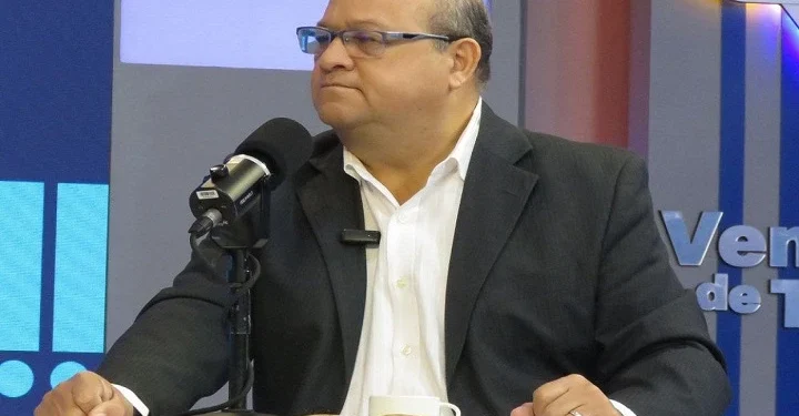 Economista Labrador propone utilizar la riqueza energética como base para fortalecer el bolívar