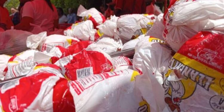 Familias de cuatro prarroquias de Maracaibo se benefician con jornada de Bodega Móvil de Fundamecado