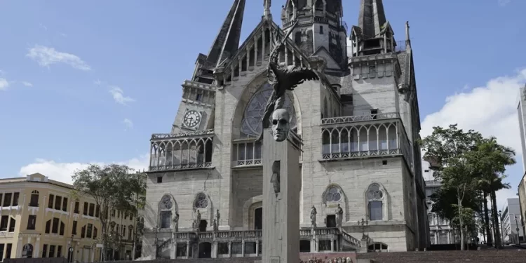 La torre de la catedral de Manizales, un reflejo de la magnitud del terremoto de Colombia