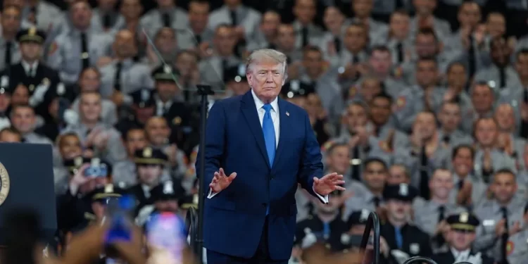 Trump dice que declarará el estrecho de Ormuz «territorio de Estados Unidos» tras «derrotar a Irán»
