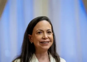 Giro en el aire: Obligan a regresar el avión que llevaba a María Corina Machado rumbo a Curazao