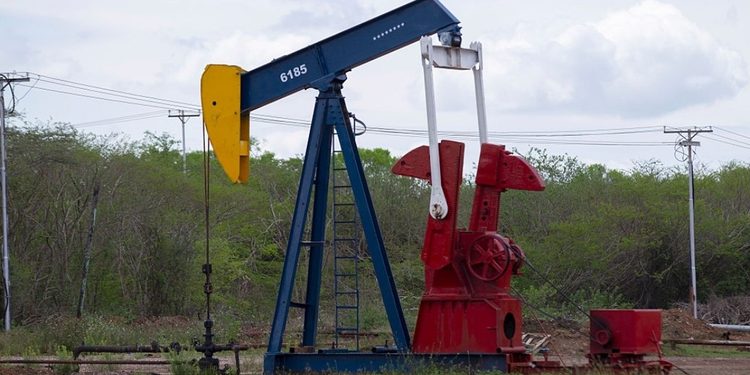 EE.UU. ‘ajusta’ sanciones contra PDVSA en Venezuela