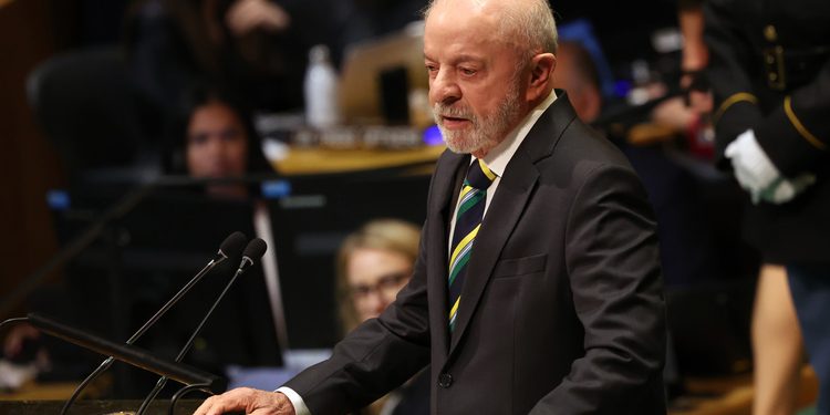 Lula: «No necesitamos portaviones vigilando nuestras aguas»