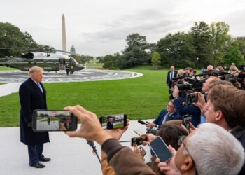 «Sin credibilidad»: Trump arremete contra CNN y MSNBC, en medio de la visita de Xi a EE.UU.