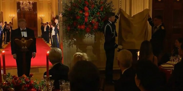 VIDEO: El regalo que hizo Trump a Xi