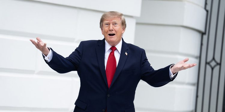Trump dice si le preocupa la posibilidad de que la IA se rebele