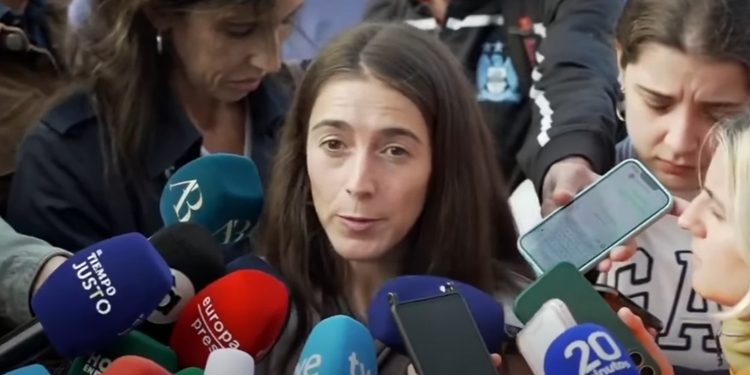 La protesta social tuerce el brazo a la empresa que desahució a una anciana en España
