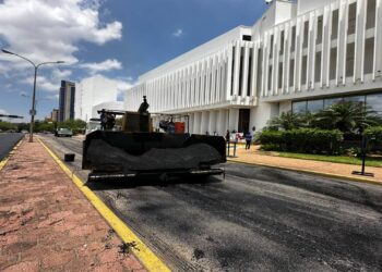 Alcaldía de Maracaibo avanza en fase final del asfaltado de la Av. 20 desde 5 de Julio hasta Maternidad Castillo Plaza