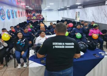 Gobernación y Frente Preventivo forman a funcionarios de la PNB para optimizar atención a la tercera edad