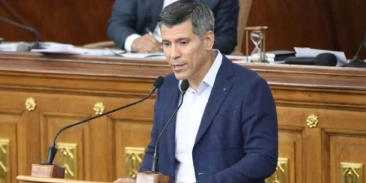 El diputado David Uzcátegui presenta un documento solicitando el cierre del Sistema Patria: ¿qué plantea?